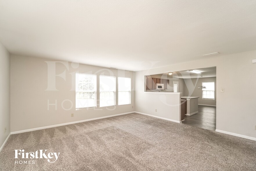 Building Photo - 1112 Rainier Ln