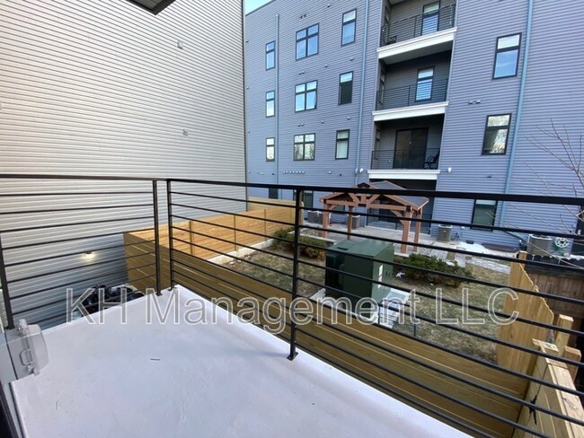 Building Photo - 3932-36 Mt Vernon St