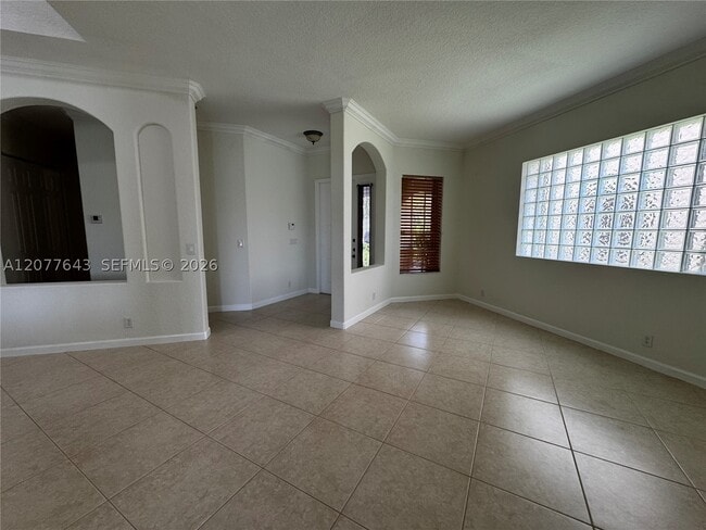 Building Photo - 12400 NW 78th Pl