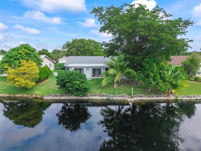 Building Photo - 10120 NW 71st St