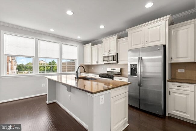 Building Photo - 25628 Pleasant Valley Rd