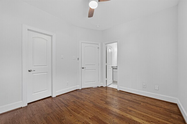 Building Photo - 1630 W 24th St