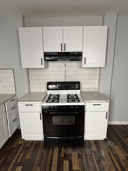 Building Photo - 751 Roebling Ave