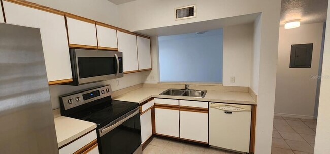 Building Photo - 6014 Portsdale Pl