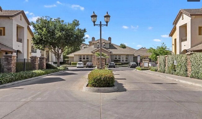 Building Photo - Balboa Park Luxury Living