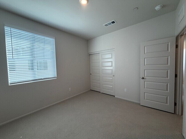 Building Photo - Beautiful 3 Bedroom Condo in West Covina