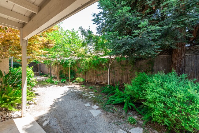 Building Photo - 1789 E Ticonderoga Dr