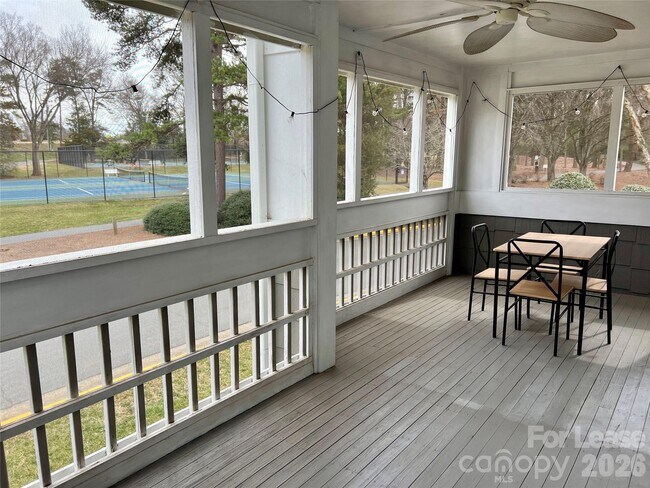 Building Photo - 751 Southwest Dr