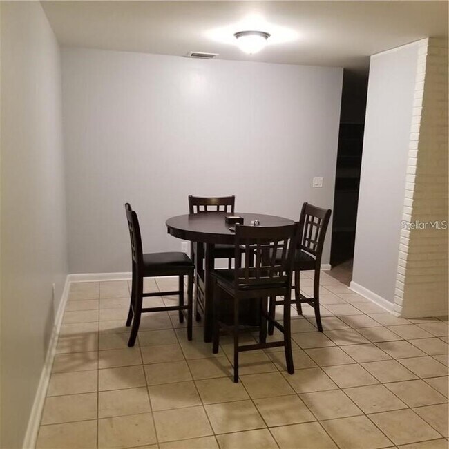 Building Photo - 6717 Mornay Cir