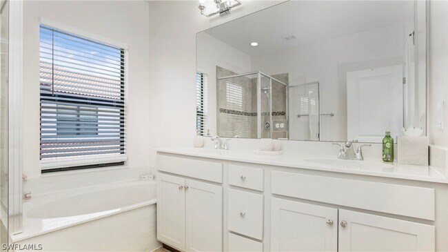 Building Photo - 9460 Sardinia Way