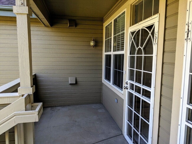 Building Photo - 2850 W Centennial Dr