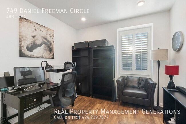 Building Photo - 749 Daniel Freeman Cir