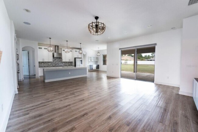Building Photo - 913 Buckhurst Dr