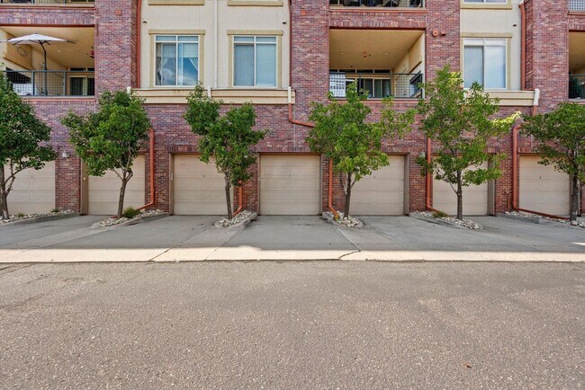 Building Photo - 307 Inverness Way S