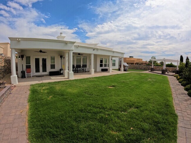 Building Photo - 2947 Longbow Loop