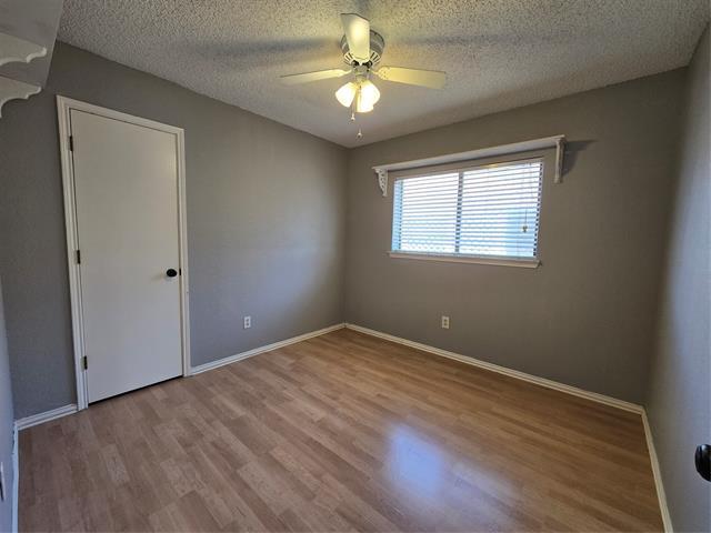 Building Photo - 877 Harvest Glen Dr