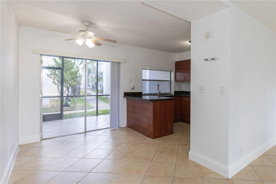 Building Photo - 4415 Treehouse Ln