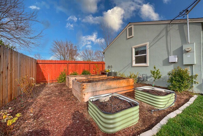 Building Photo - 4928 Carmen Wy