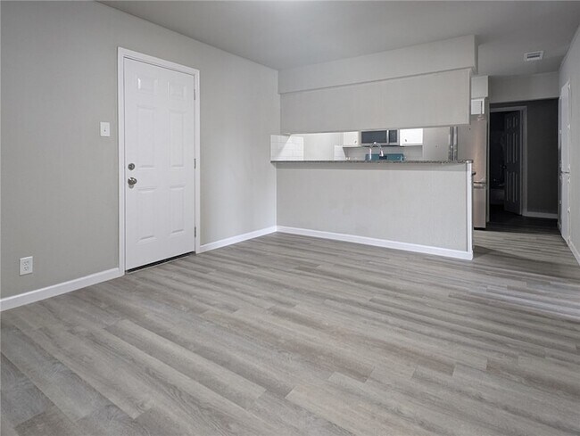 Building Photo - 3153 Baybrook Dr