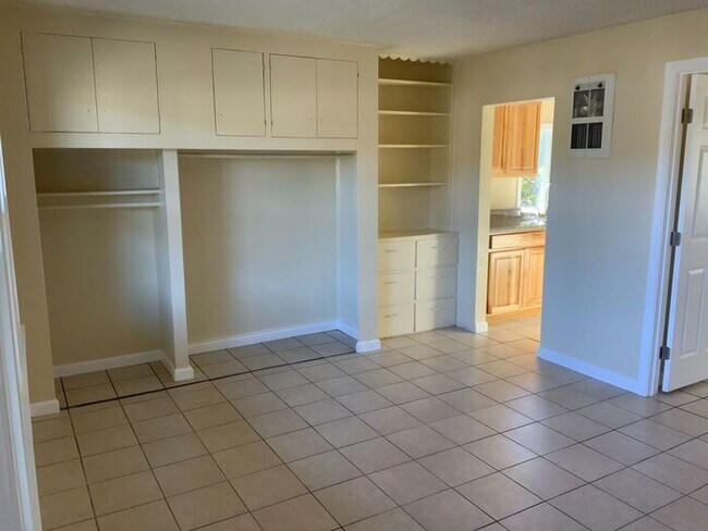 Building Photo - 407 N Washington St