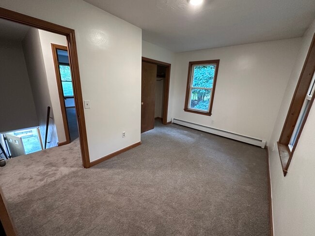 Building Photo - 473 Fairmount St