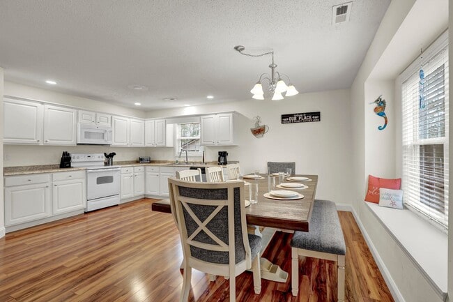 Building Photo - Compass Point - Vacation Rental - Sneads Ferry, NC