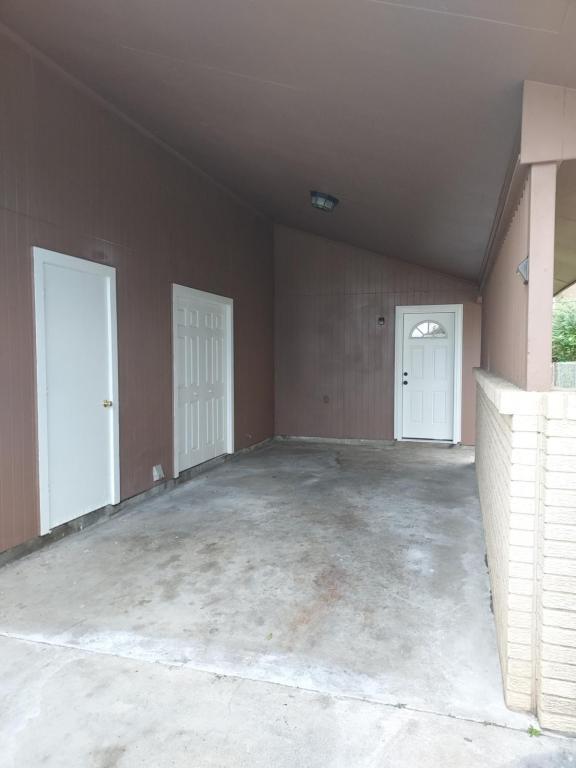 Building Photo - 10331 W Almond Dr