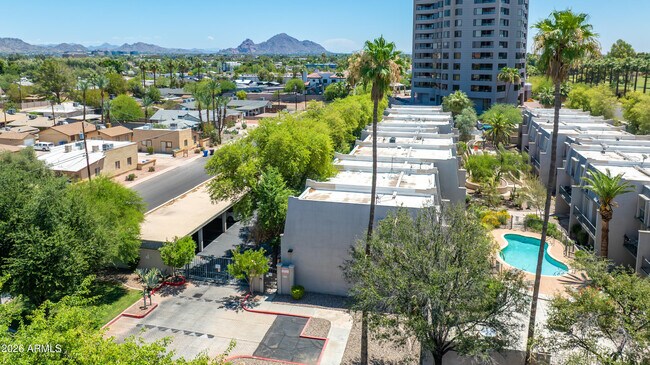 Building Photo - 1010 E Osborn Rd
