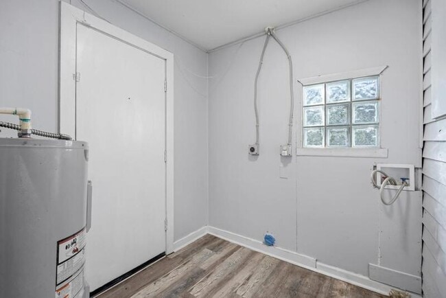 Building Photo - 1648 W 36th St