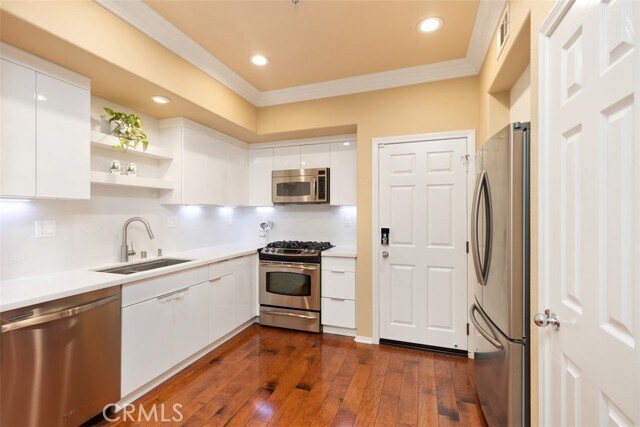 Building Photo - 47 Stepping Stone