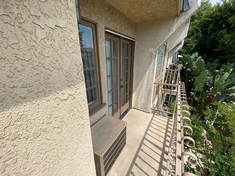 Building Photo - 3546 Hughes Ave