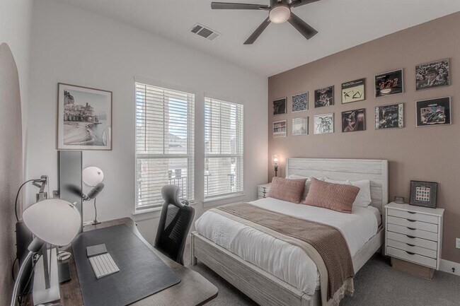 Building Photo - 308 Millbend Rd