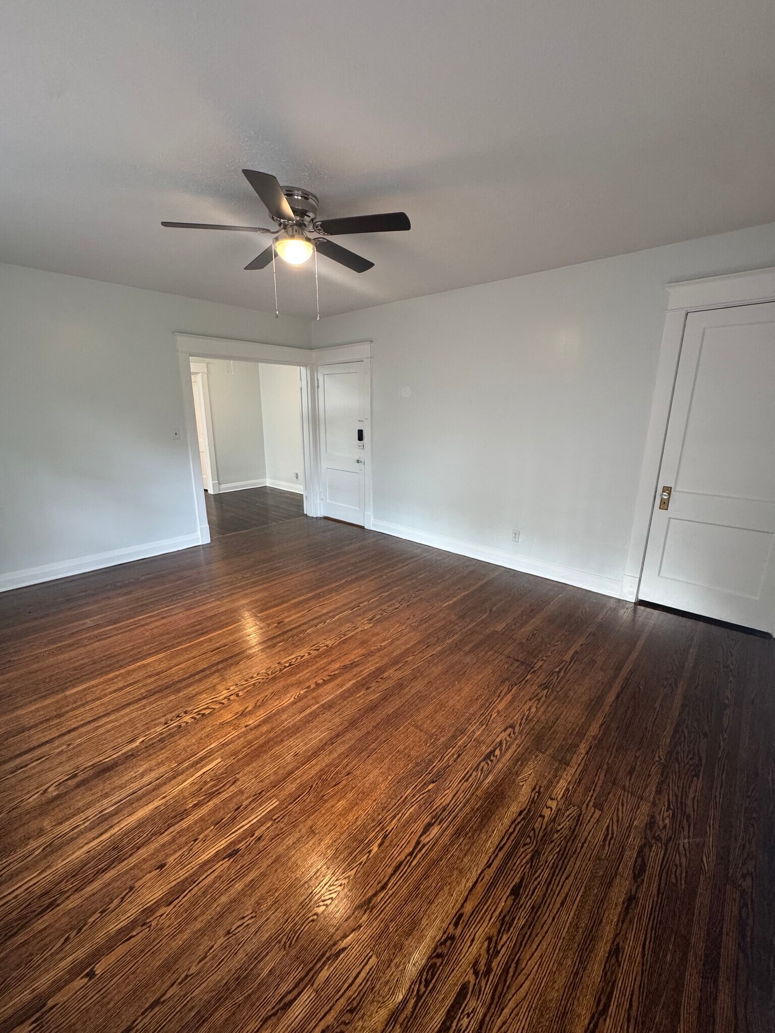 Building Photo - 1333 Castlewood Ave
