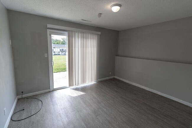 Building Photo - 7217 N Moberly Dr