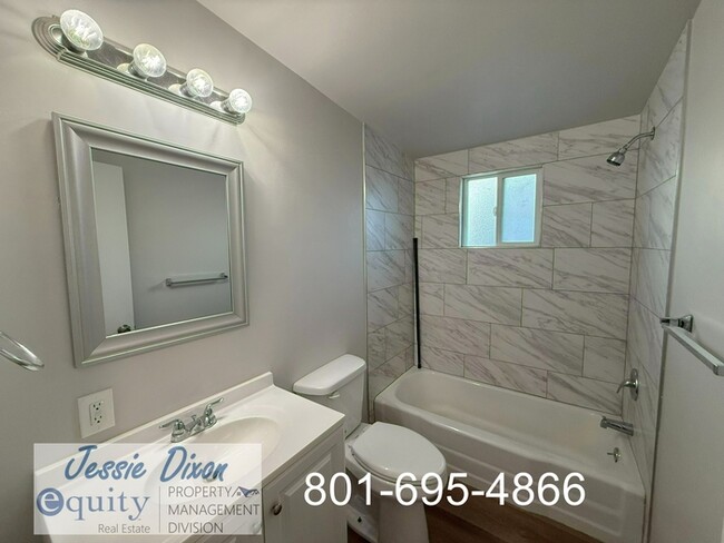 Building Photo - 364 Ann St