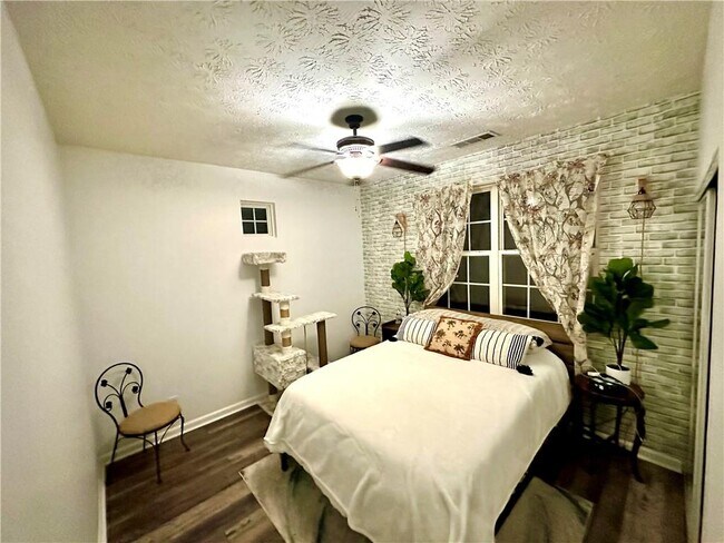 Building Photo - 968 Windcroft Cir NW