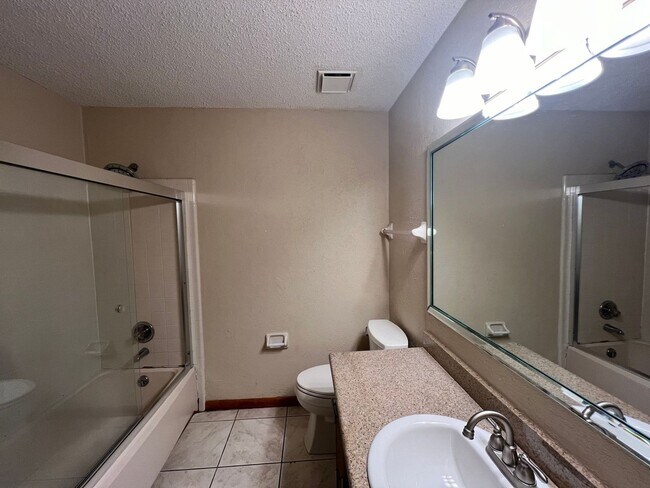 Building Photo - Pensacola - Windermere - 3 Bedroom, 2 Bath...