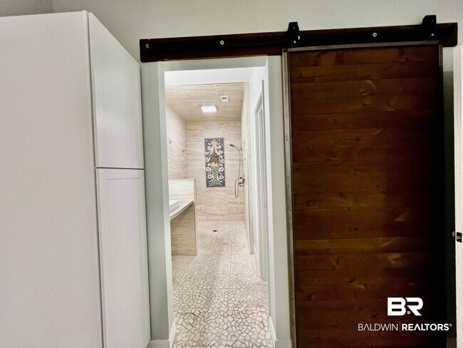 Building Photo - 444 Clubhouse Dr