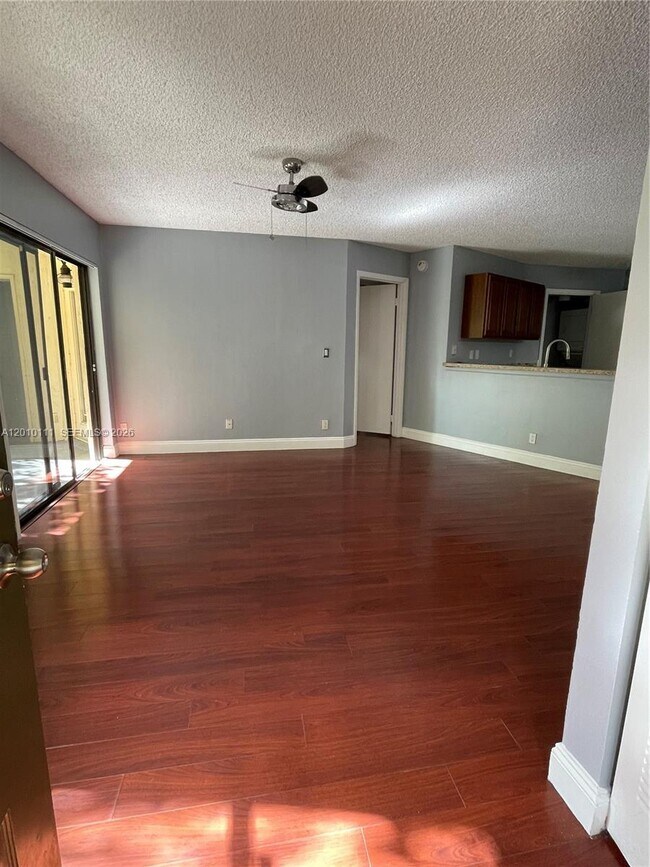 Building Photo - 9999 Summerbreeze Dr