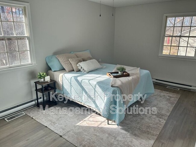 Building Photo - 17 White Oak Dr