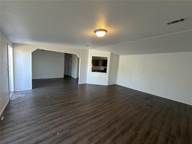 Building Photo - 3031 Overland Rd