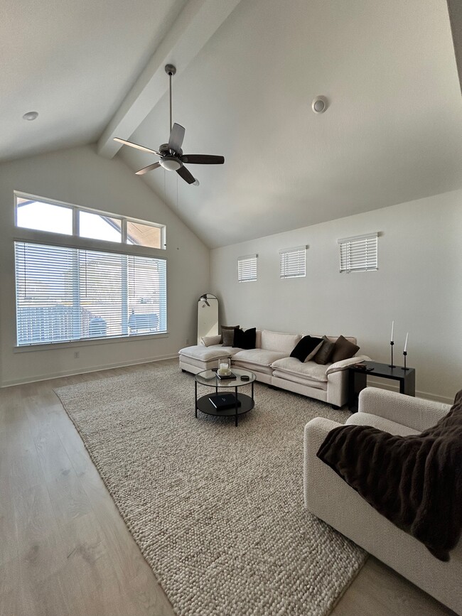 Building Photo - 2113 Western Vw Dr