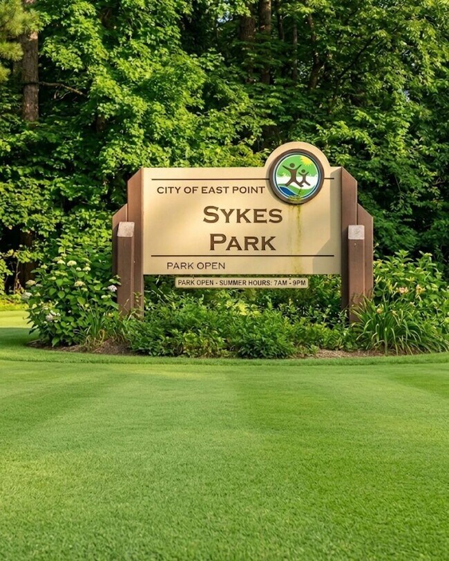 Building Photo - Dodson Courtyard Apartments Featuring Spring Move In Specials!