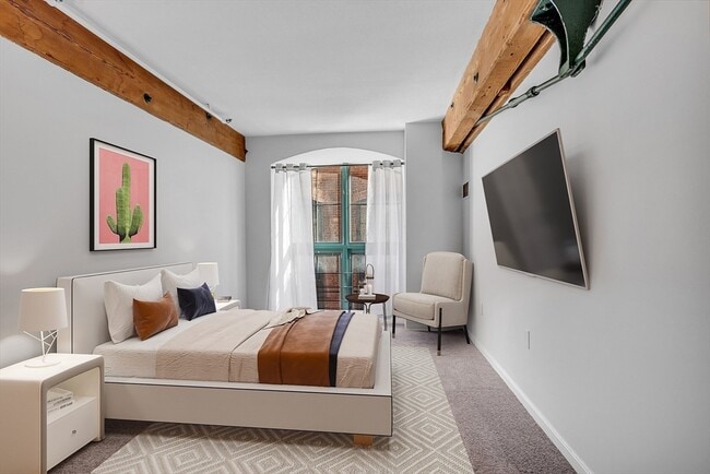 Building Photo - 200 Market St