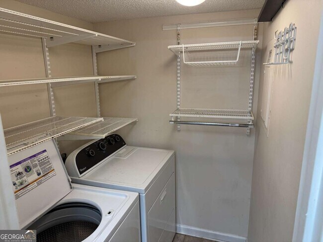 Building Photo - 5005 Wingate Way