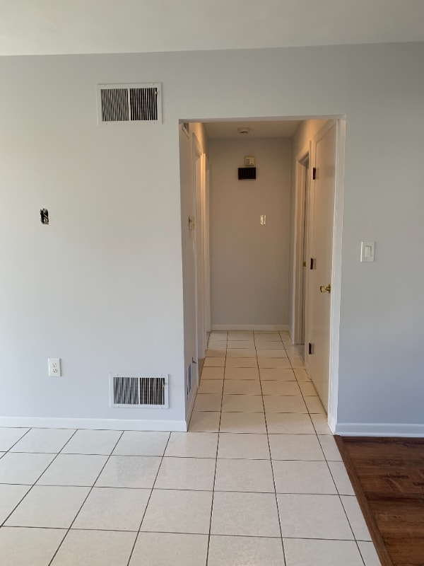 Building Photo - 14 Ferncrest Dr