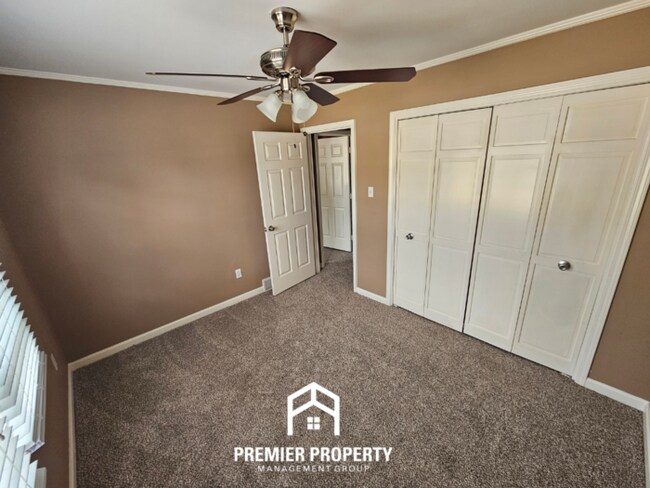 Building Photo - 2116 Rolling Valley Dr