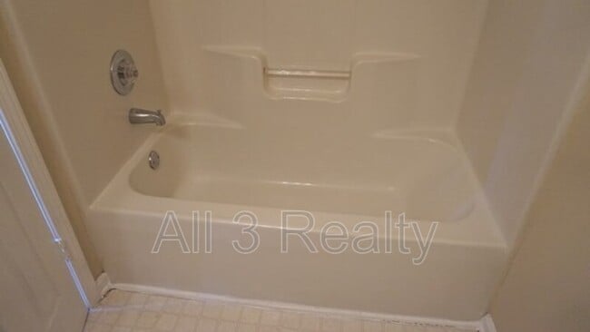 Building Photo - 5705 Hampton Ct