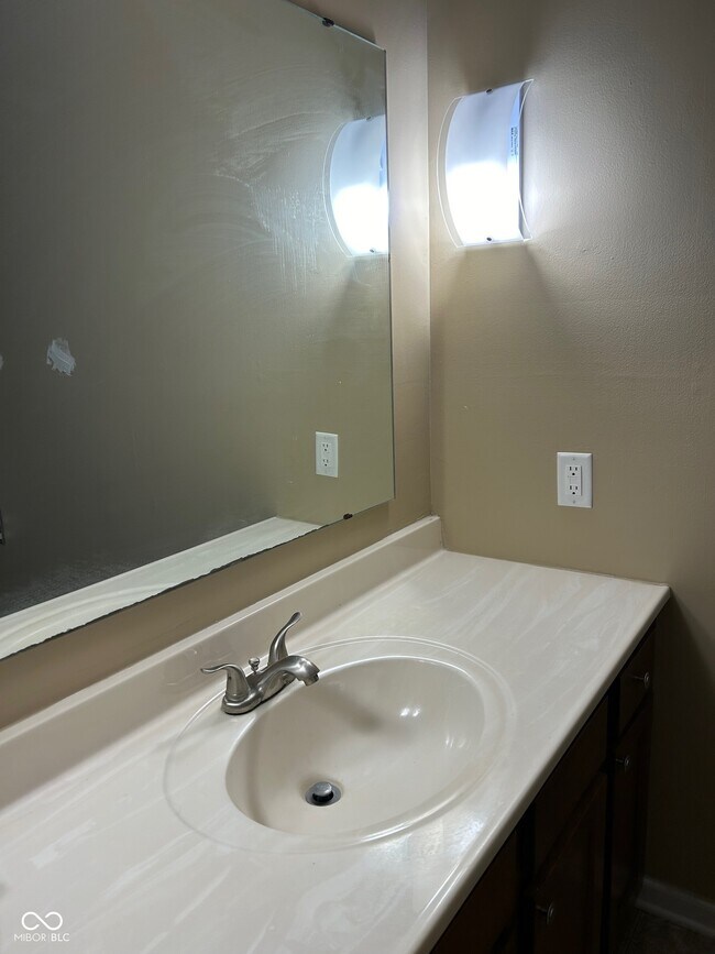 Building Photo - 10206 Meadowlark Dr