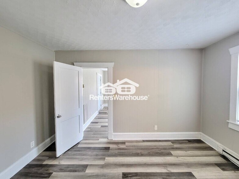 Building Photo - 220 Glendale Ave